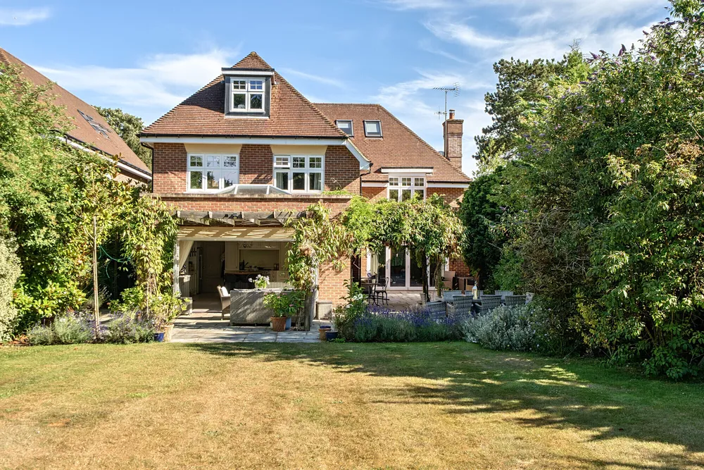 Sandlands Grove, Walton-On-The-Hill, KT20