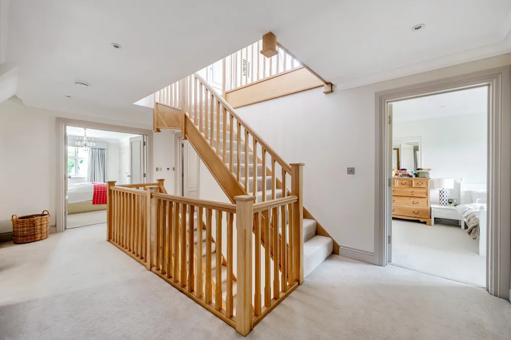Sandlands Grove, Walton-On-The-Hill, KT20 photo 17