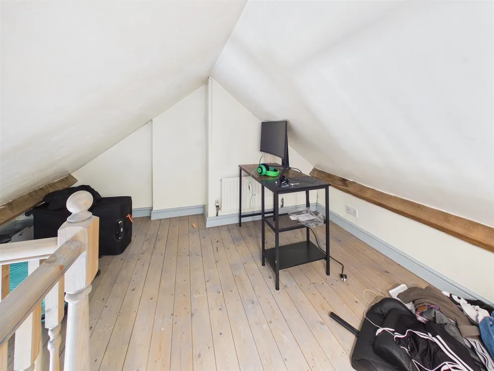 Property carousel item 11