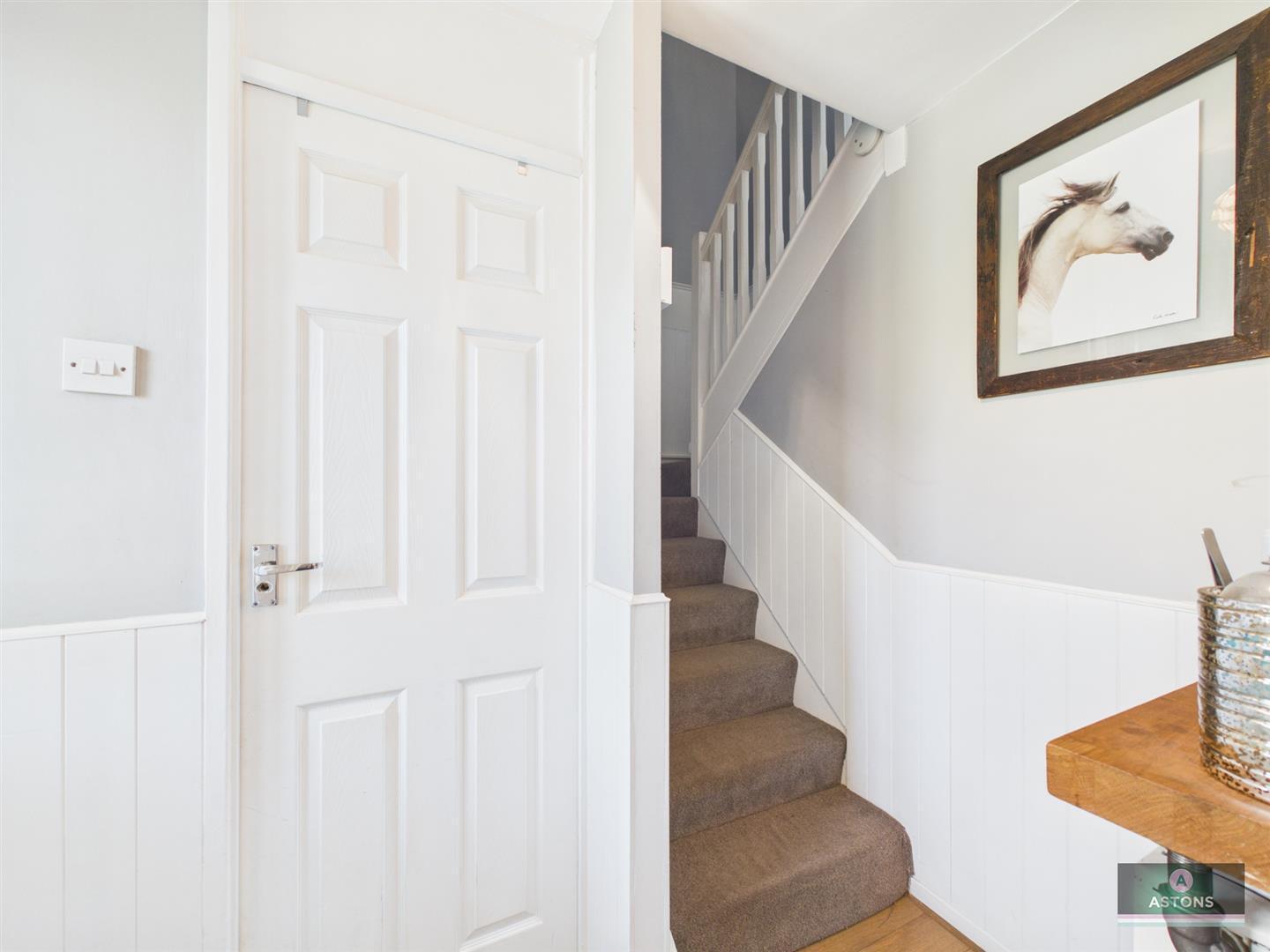 Hawkhurst Walk, Crawley Image 10