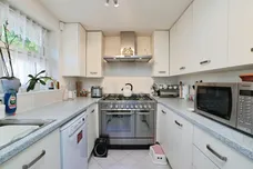 Cherry Hills, Watford