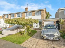 Orchard Close, Great Oakley, Harwich thumb 2