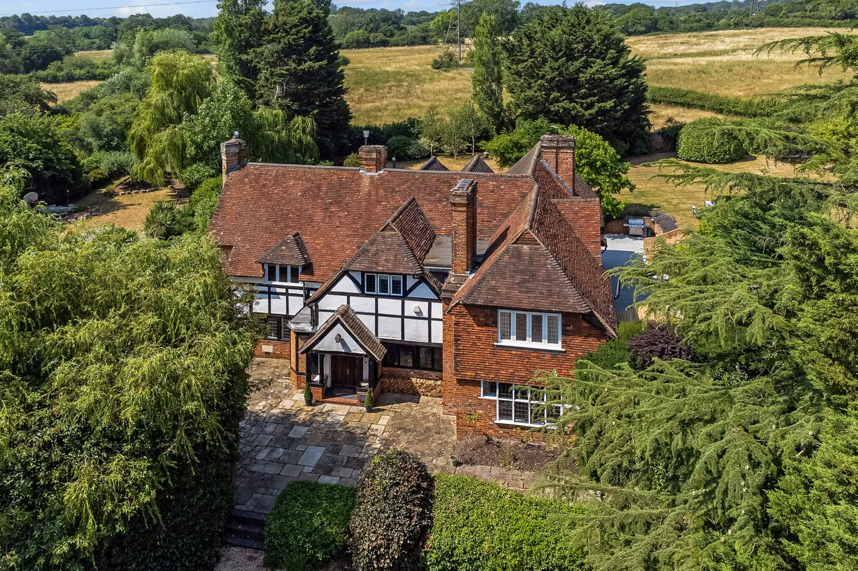 Upper Hale Road, Farnham, GU9 photo 1