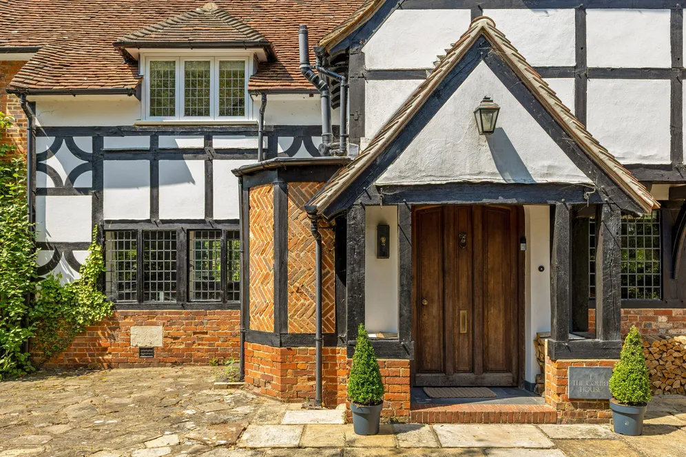 Upper Hale Road, Farnham, GU9 photo 2