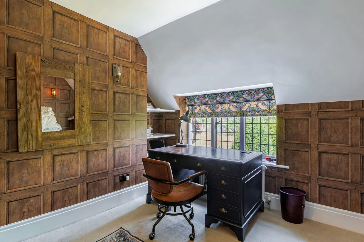 Upper Hale Road, Farnham, GU9 photo 15