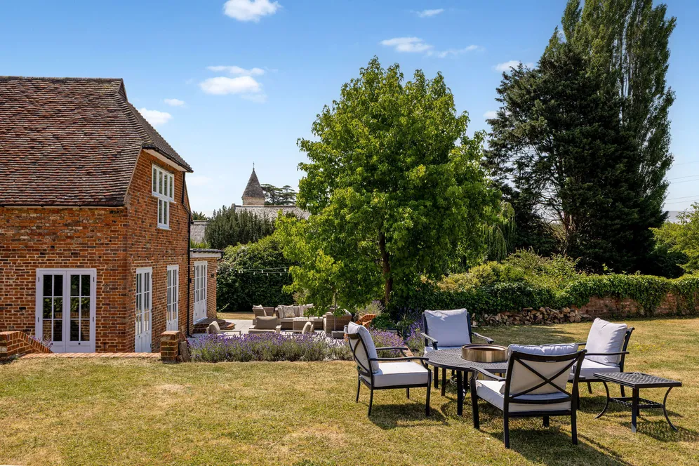 Upper Hale Road, Farnham, GU9 photo 29
