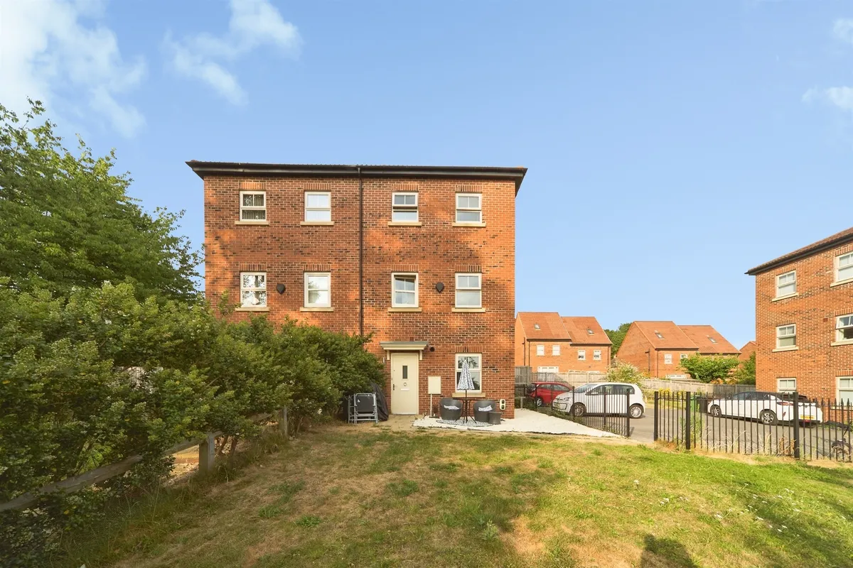 Asket Row, LEEDS