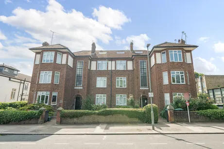 Warwick Road, London, N11