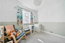Warwick Road, London, N11 photo 10