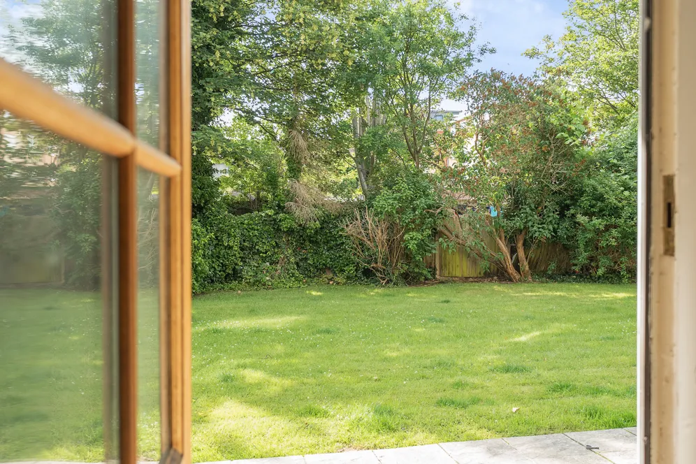 Warwick Road, London, N11 photo 16