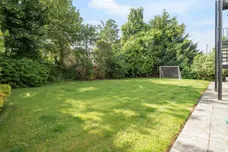 Warwick Road, London, N11 photo 17