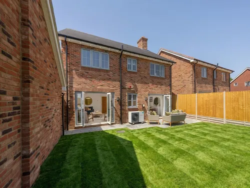 Brockhills Lane, New Miltonphoto