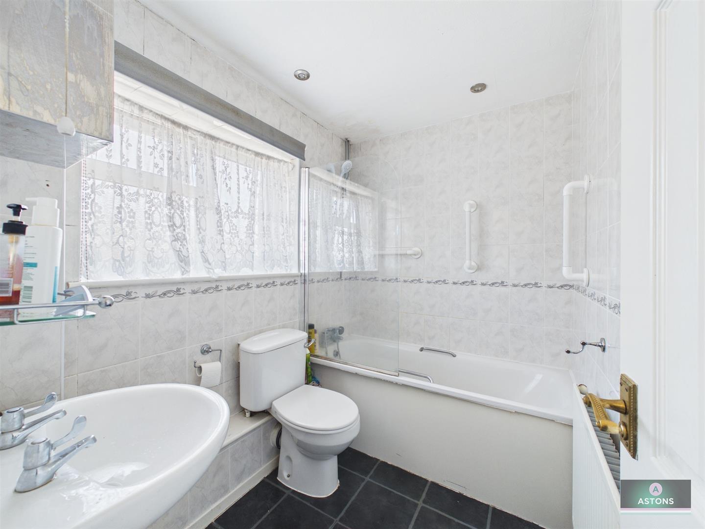 Pound Hill Image 12