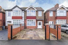 Taunton Avenue Hounslow TW3 photo 1