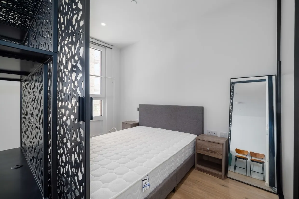 Hemlock Street, E14 photo 3