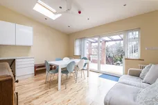 Taunton Avenue Hounslow TW3 photo 5