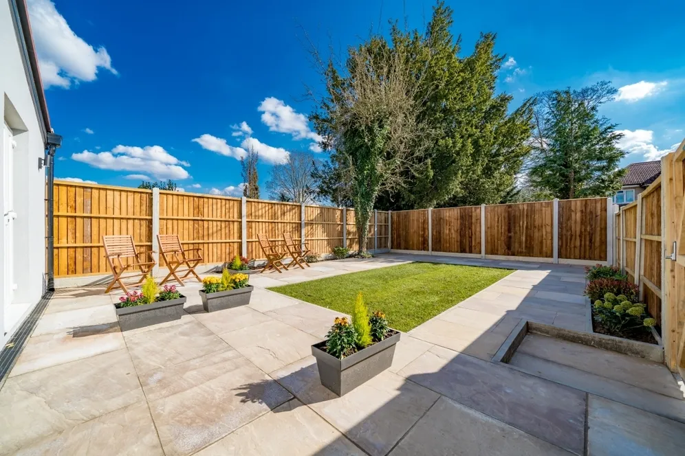 Park Avenue Hounslow TW3 photo 7