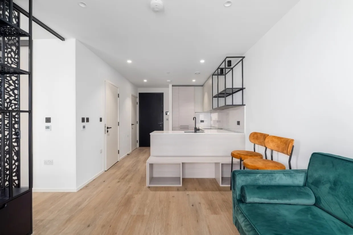 Hemlock Street, E14 photo 11