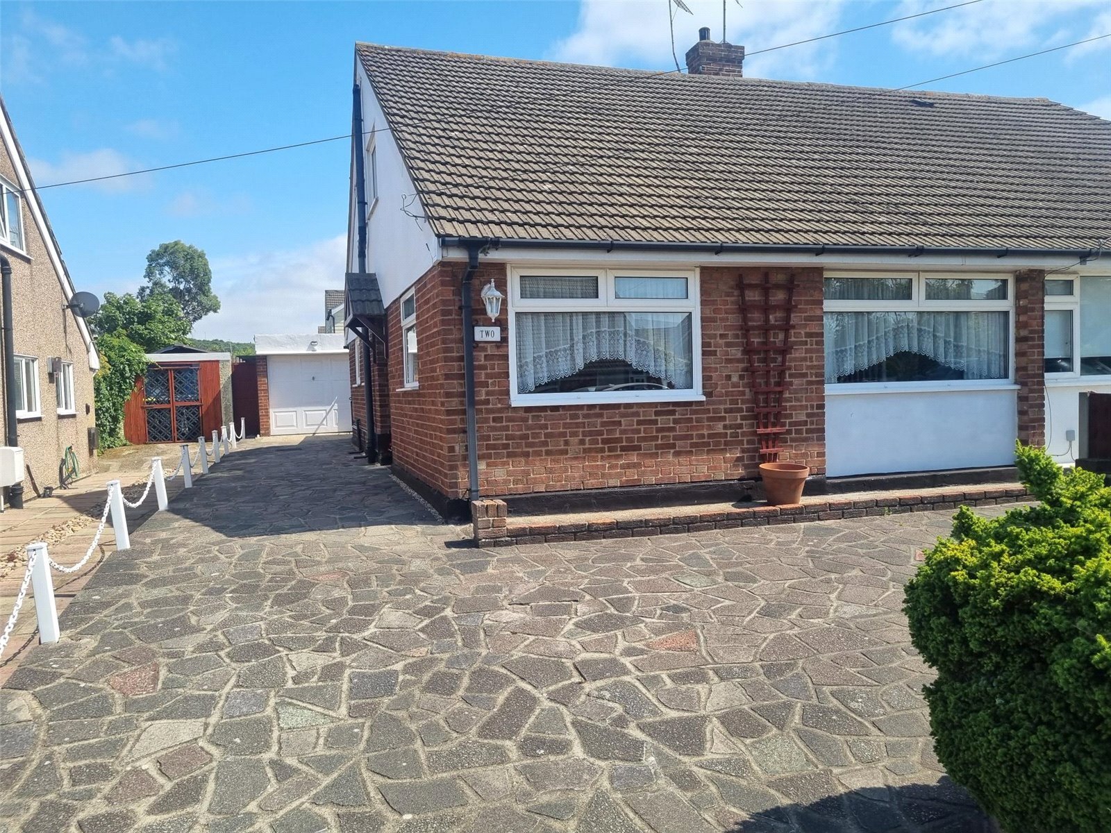 Exmouth Drive, Rayleigh, Essex, SS6 Image 1