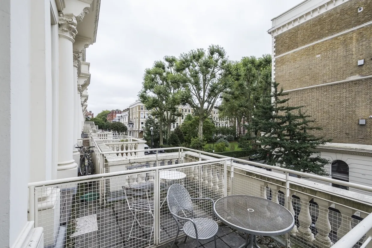 Earls Court Square London SW5 photo 3