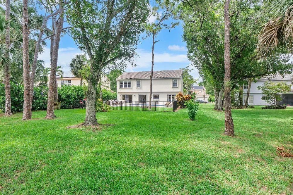 3904 Sanctuary Dr, Coral Springs, FL 33065