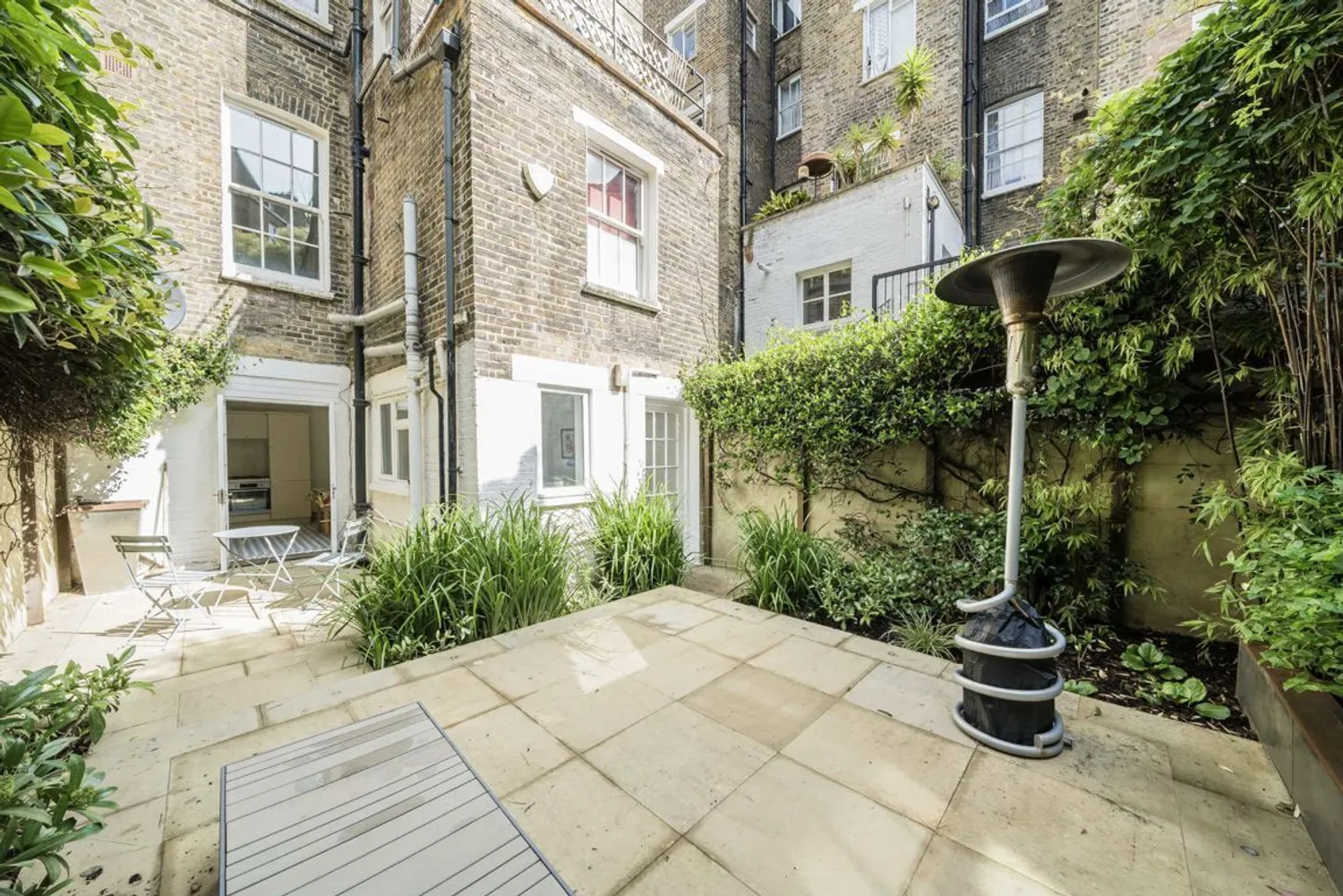 Sutherland Row, London, SW1V photo 2