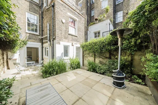 Sutherland Row, London, SW1V photo 2
