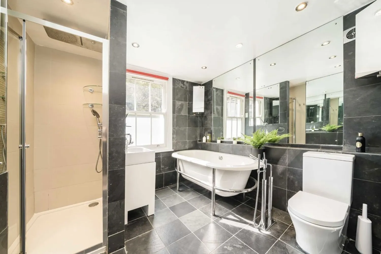 Sutherland Row, London, SW1V photo 6