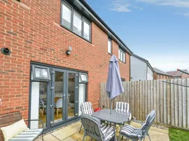 Clements Way, Shrivenham, Swindon thumb 2