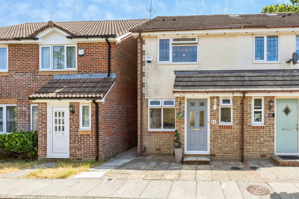 Vancouver Drive, CRAWLEY