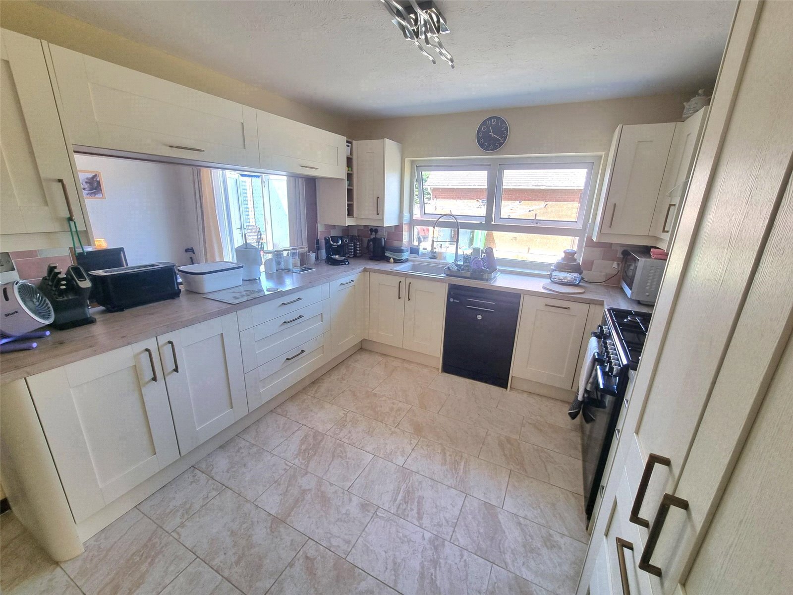 Sutton Court Drive, Rochford, Essex, SS4 Image 2