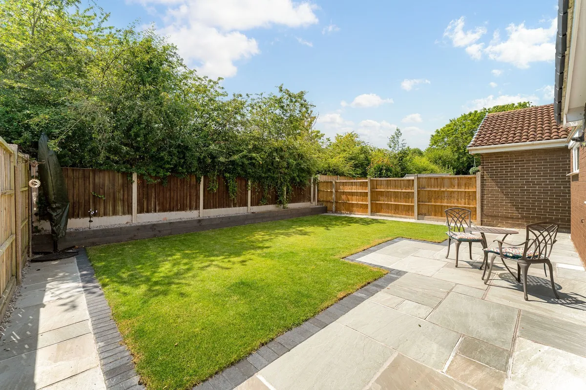 Wren Close, Palacefields, WA7