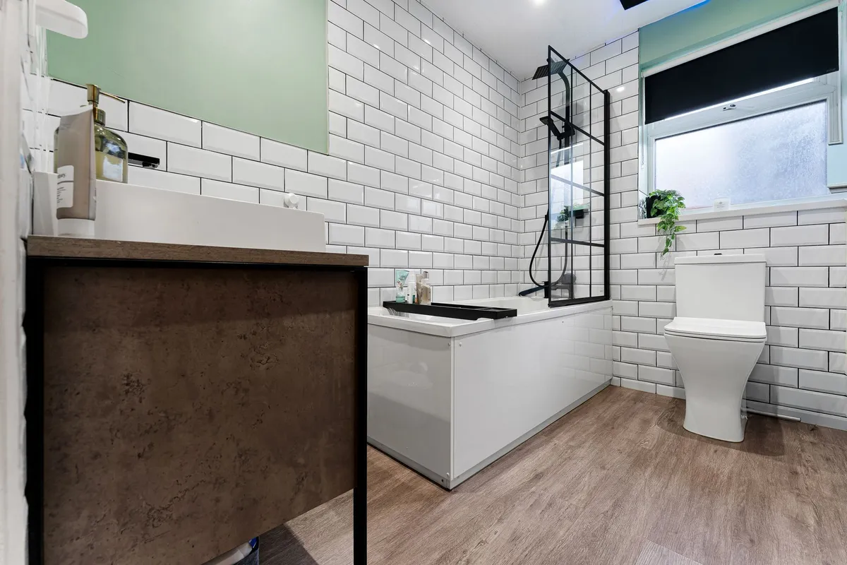 Wren Close, Palacefields, WA7