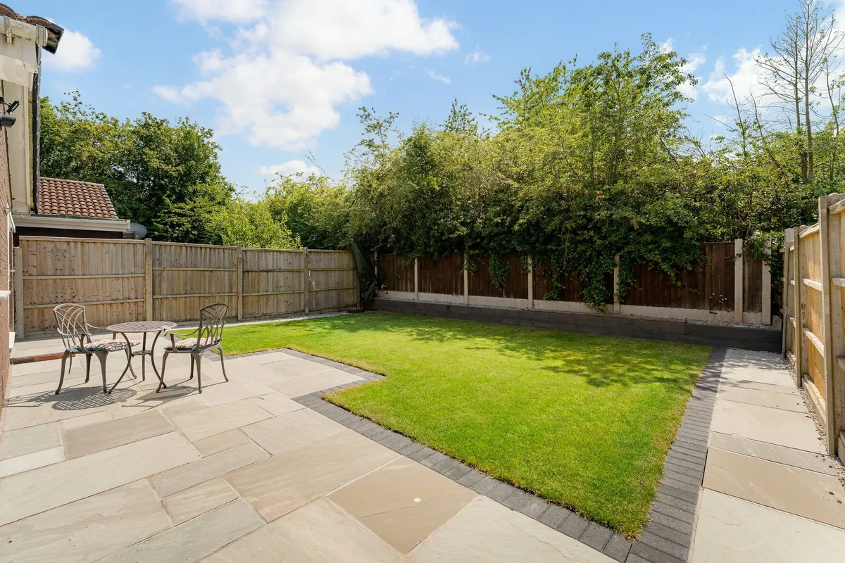 Wren Close, Palacefields, WA7