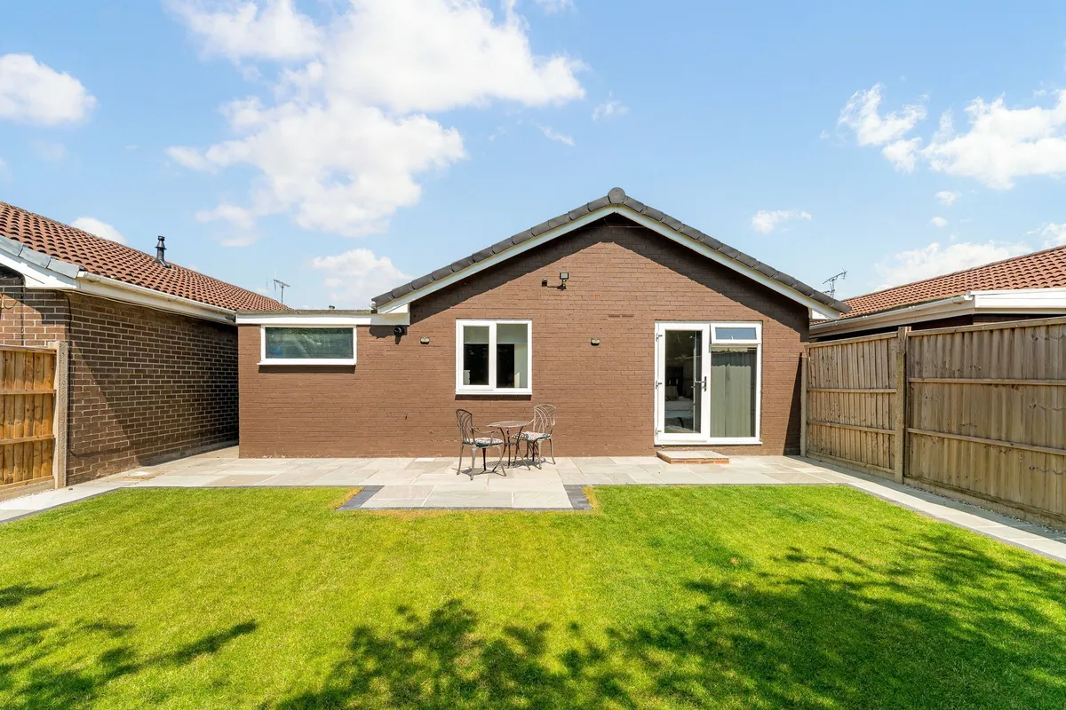 Wren Close, Palacefields, WA7