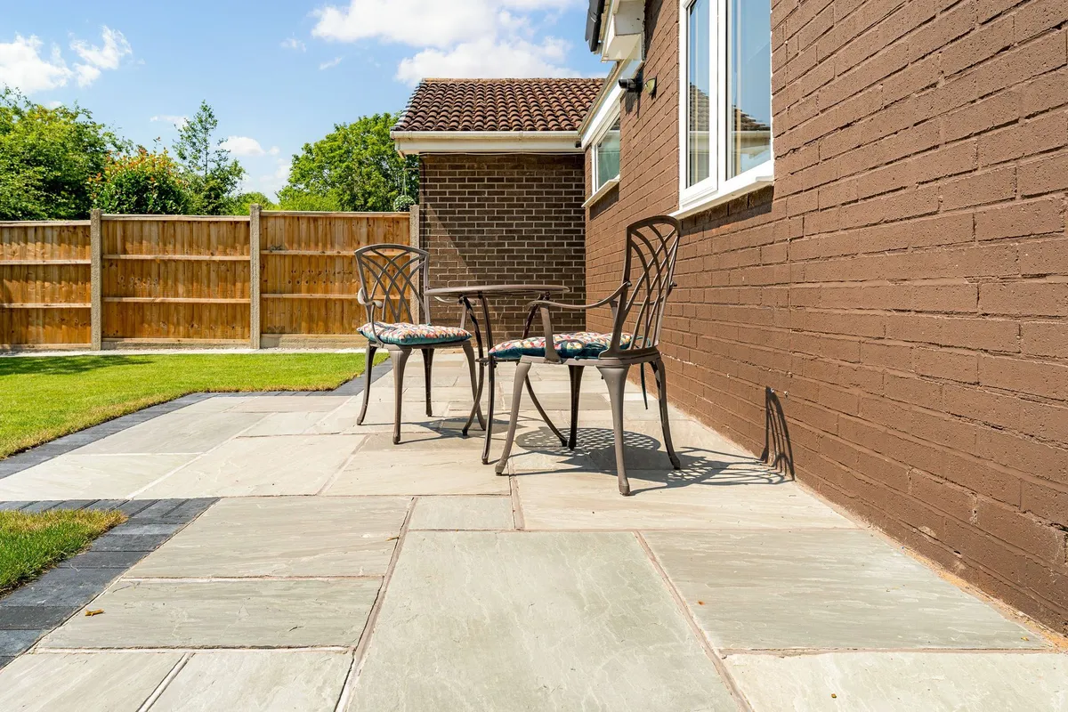 Wren Close, Palacefields, WA7