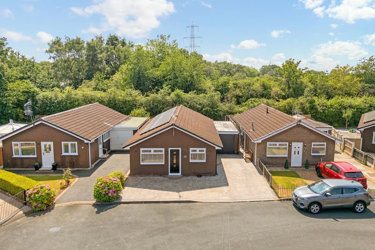 Wren Close, Palacefields, WA7