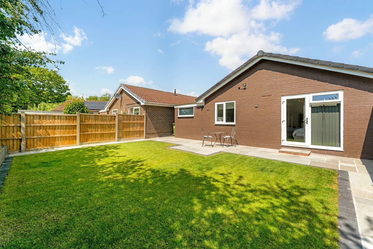 Wren Close, Palacefields, WA7