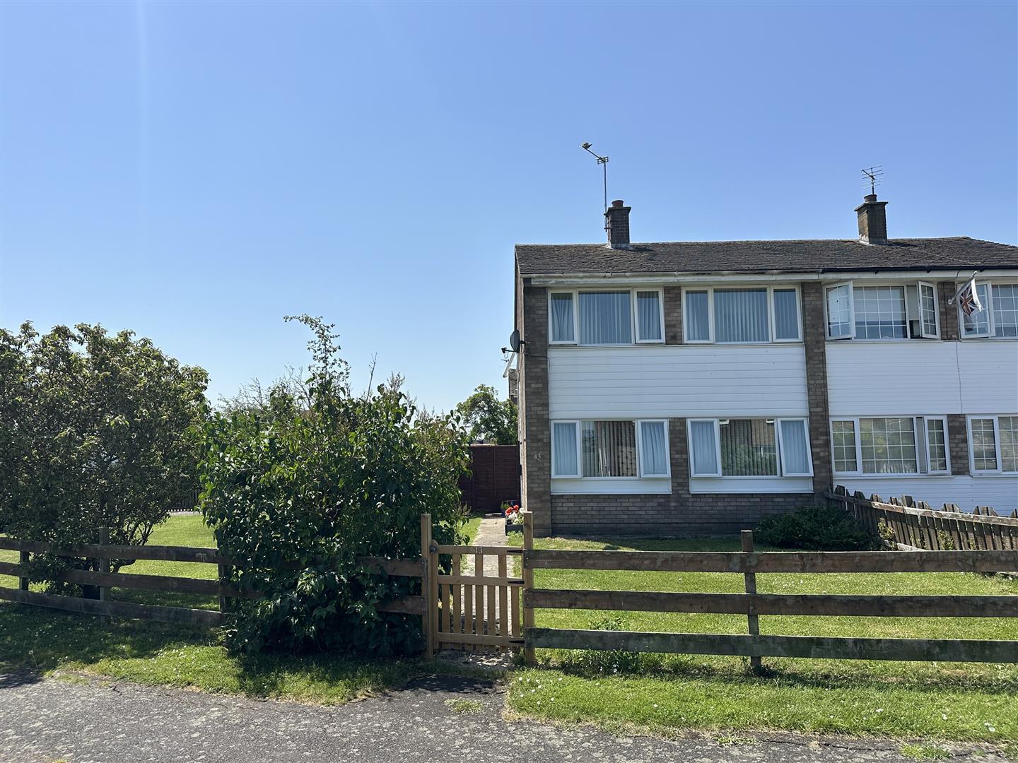 High View, Deanshanger, Milton Keynes Image 1