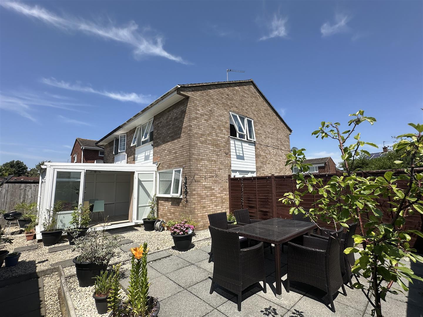 High View, Deanshanger, Milton Keynes Image 15