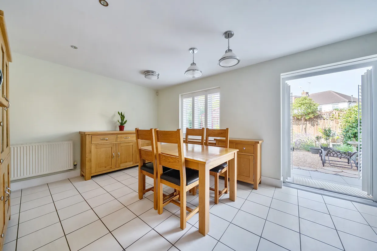 Church Road, West Byfleet, KT14 photo 7