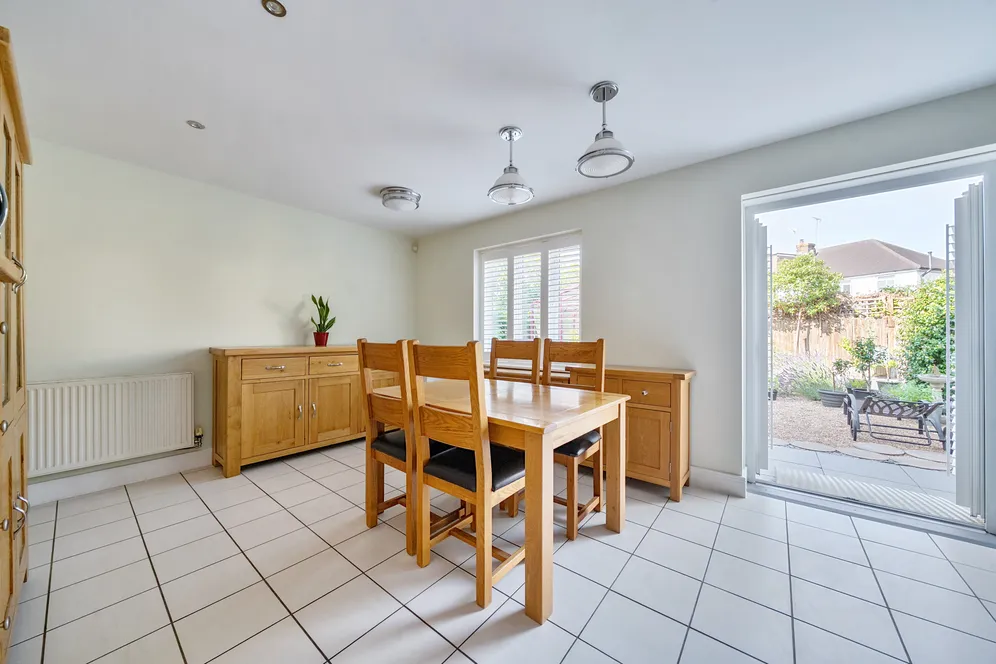 Church Road, West Byfleet, KT14 photo 7