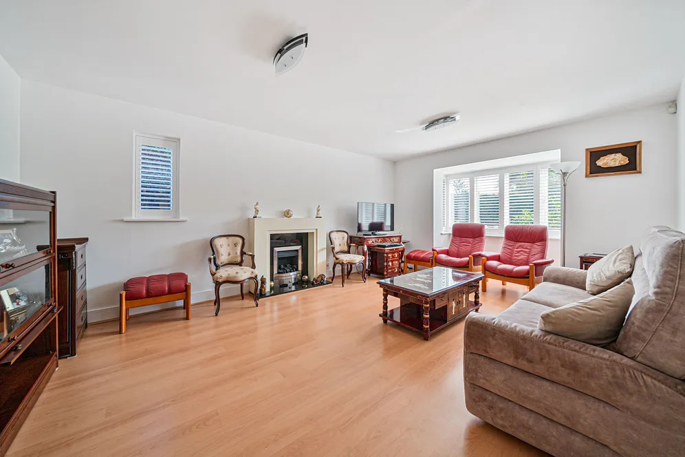Church Road, West Byfleet, KT14 photo 8