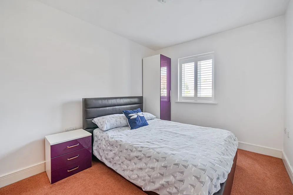 Church Road, West Byfleet, KT14 photo 9