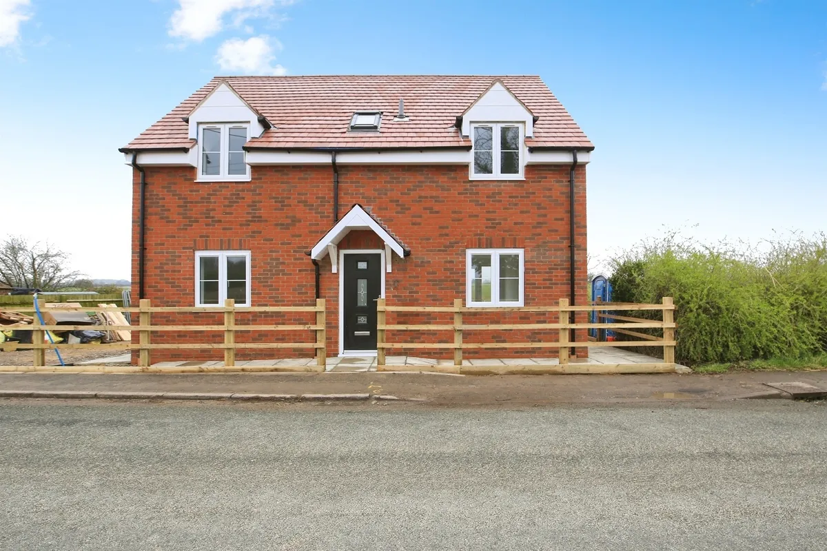 Six House Bank, West Pinchbeck, SPALDING