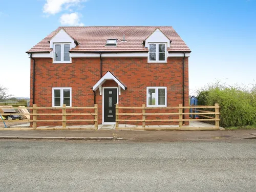 Six House Bank, West Pinchbeck, SPALDINGphoto