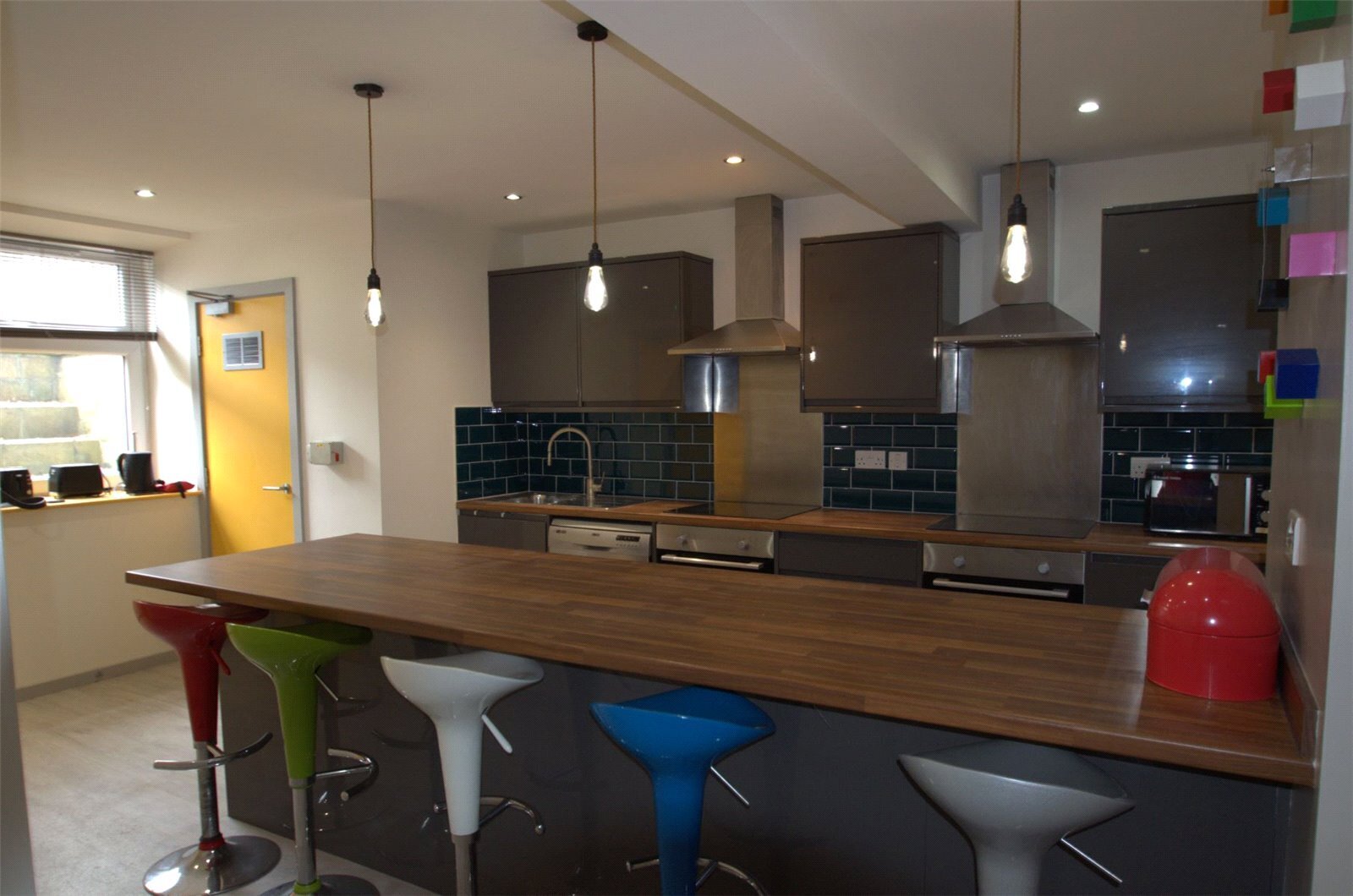 13 Brook Street, Huddersfield, HD5 Image 4