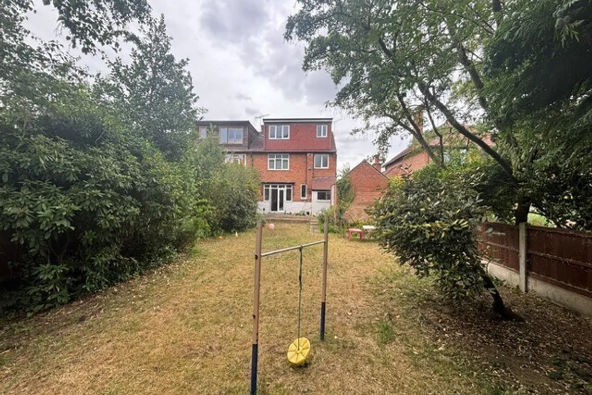 Davies Road, West Bridgford, NOTTINGHAM