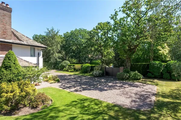 Hough Lane, Wilmslow, SK9 photo 27