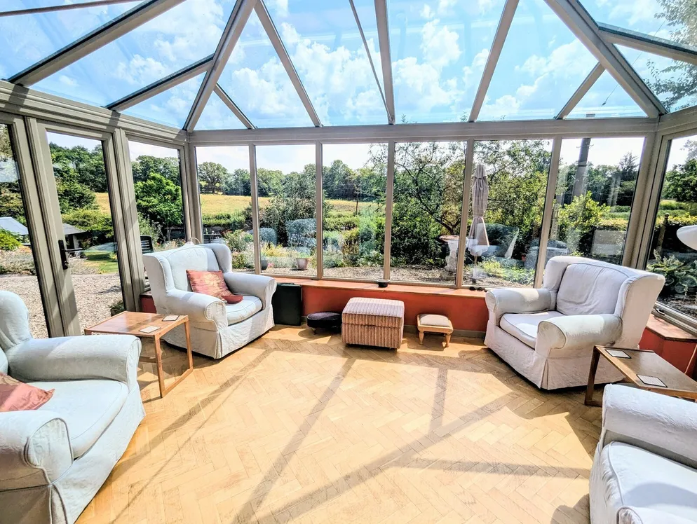 Property carousel item 13